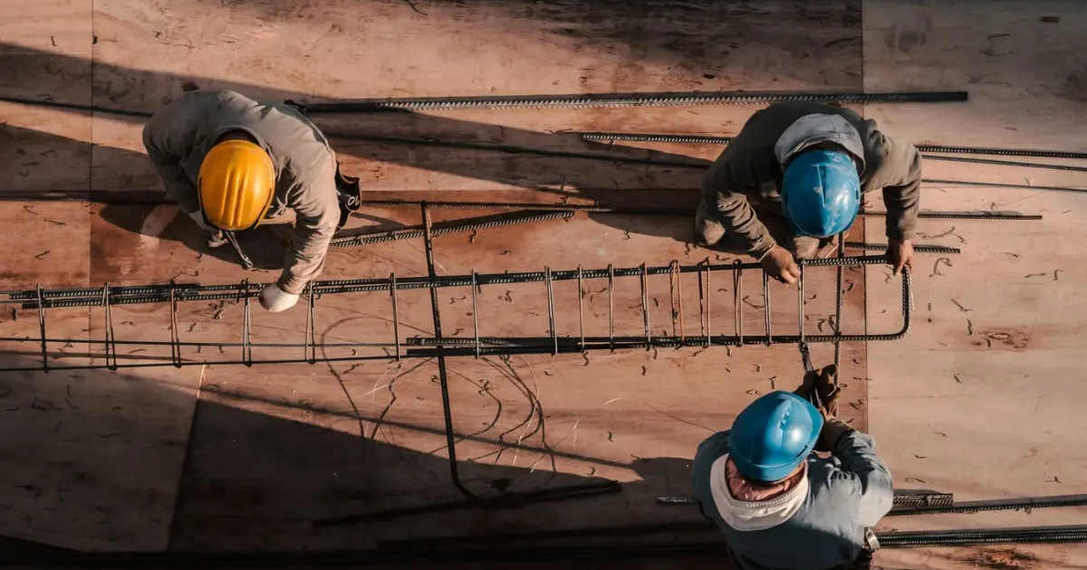 Praca w branży budowlanej: droga pełna wyzwań i nieustannego rozwoju